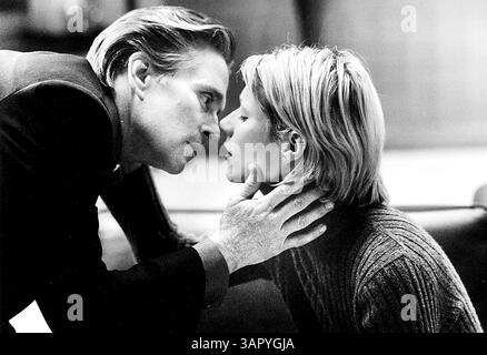 1. Januar 2011 - GWYNETH PALTROW UND MICHAEL DOUGLAS IN Einer SZENE AUS ''Ein PERFEKTER MORD''..1998.Â ©BEREITGESTELLT VON (Credit Image: © Globe photos/ZUMAPRESS.com) Stockfoto