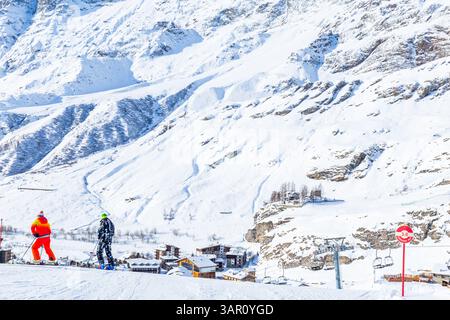 BREUIL-CERVINIA, ITALIEN - 13. DEZEMBER 2024. Blick auf Monte Cervino (Matterhorn) Breuil-Cervinia, Aostatal. Stockfoto