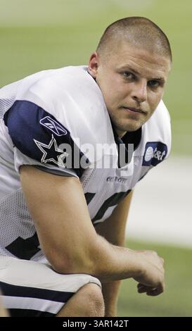 31. Juli 2011 – San Antonio, Texas, USA – David Buehler, Kicker der Dallas Cowboys, besucht das Team-Training im Alamo Dome in San Antonio, Texas, Sonntag, 31. Juli 2011. (Bild: © Paul Moseley/Fort Worth Star-Telegram/MCT/ZUMAPRESS.com) Stockfoto