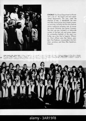 Das Sagamore '66 Yearbook der Roosevelt High School dokumentiert das akademische Jahr 1965-1966 und hebt die Schüler, Vereine, sportliche Leistungen und Beiträge zur afroamerikanischen Geschichte hervor. Stockfoto