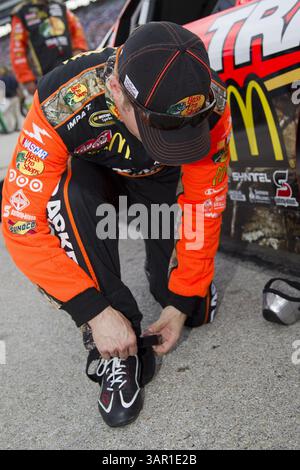 FORT WORTH, TX - 09. April 2011: Jamie McMurray (1) vor dem Start des Samsung Mobile 500 Rennens auf dem Texas Motor Speedway in Fort Worth, TX. (Kreditbild: © ASP/Cal Sport Media/ZUMAPRESS.com) Stockfoto