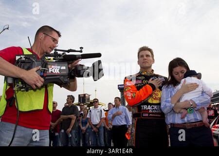 FORT WORTH, TX - 09. April 2011: Jamie McMurray (1) vor dem Start des Samsung Mobile 500 Rennens auf dem Texas Motor Speedway in Fort Worth, TX. (Kreditbild: © ASP/Cal Sport Media/ZUMAPRESS.com) Stockfoto