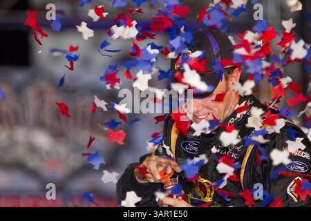 FORT WORTH, TX - 09. April 2011: Matt Kenseth (17) gewinnt das Samsung Mobile 500 Rennen auf dem Texas Motor Speedway in Fort Worth, TX. (Kreditbild: © ASP/Cal Sport Media/ZUMAPRESS.com) Stockfoto