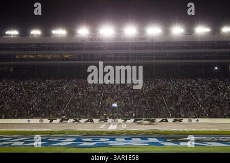 FORT WORTH, TX - 09. April 2011: Matt Kenseth (17) gewinnt das Samsung Mobile 500 Rennen auf dem Texas Motor Speedway in Fort Worth, TX. (Kreditbild: © ASP/Cal Sport Media/ZUMAPRESS.com) Stockfoto