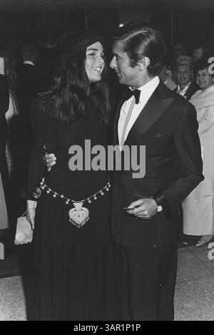 22. April 2011: ALI MACGRAW mit Bob Evans. (Kreditbild: © Globe Photos/ZUMAPRESS.com) Stockfoto