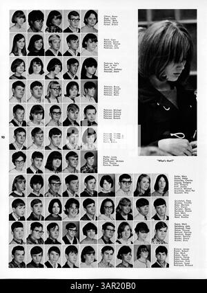 Die Ausgabe 1966 des Roosevelt Yearbook, Sagamore, dient als Aufzeichnung des akademischen Jahres 1965-1966 und erfasst Momente des Studierendenlebens, sportliche Leistungen, Vereinsveranstaltungen und Beiträge der Fakultät mit einem Schwerpunkt auf der afroamerikanischen Geschichte und ihrer Bedeutung. Stockfoto