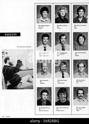 Diese Ausgabe 1985 des Jahrbuchs der Minnehaha Academy umfasst Schüler, Lehrer, Leichtathletik, Vereine und andere Veranstaltungen des Schuljahres 1984-1985, wobei die Seiten 161 und 162 fehlen. Stockfoto