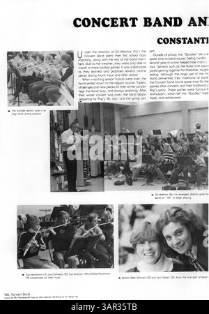 Das Jahrbuch „Windigo“ von der Edina West High School 1981 dokumentiert die akademischen, sportlichen und außerschulischen Aktivitäten des Schuljahres 1980-1981 und bewahrt die Erinnerungen der Schüler und Dozenten. Stockfoto