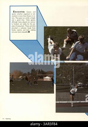 Das Jahrbuch „Talons“ 1983 von der Cooper High School in Robbinsdale bietet einen umfassenden Einblick in das Schuljahr 1982-1983 und behandelt Akademiker, Leichtathletik, Studentenclubs und Beiträge der Fakultäten zu Schulaktivitäten. Stockfoto