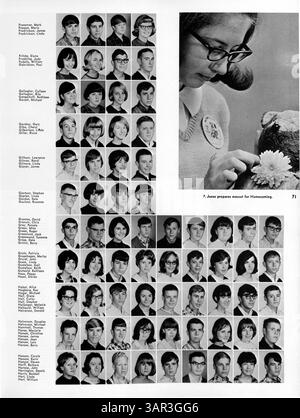 Das Roosevelt High School Yearbook, Sagamore '66, beleuchtet das Schuljahr 1965-1966 und dokumentiert wichtige Aktivitäten der Schüler, das Engagement der Lehrkräfte, sportliche Veranstaltungen, Clubs und Beiträge zur Geschichte der afroamerikanischen Geschichte. Stockfoto