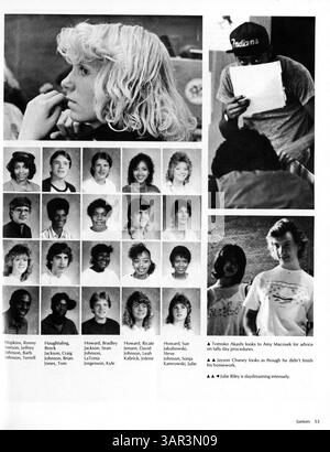 Diese Ausgabe 1987 des Visions Yearbook der Patrick Henry High School beleuchtet die Beteiligung der Schüler an Leichtathletik, akademischen Vereinen und außerschulischen Veranstaltungen während des Schuljahres 1986-1987. Stockfoto