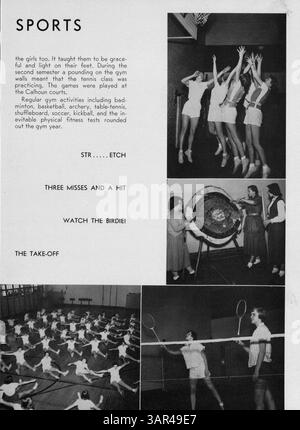 Das Hesperian Yearbook 1952 von der West High fängt das Schuljahr 1951-1952 ein und dokumentiert Schüler, Lehrer, außerschulische Vereine, Leichtathletik, und wichtige Schulveranstaltungen. Stockfoto