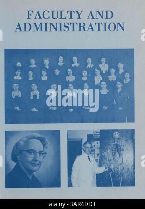 Das Northrop Collegiate Yearbook 1974, Tatler, fasst das Leben der Schüler, die Lehrkräfte, die Vereine, die Leichtathletik und besondere Veranstaltungen des Schuljahres 1973-1974 mit einem Schwerpunkt auf der Geschichte der afroamerikanischen Bevölkerung und den Beiträgen zur Schulgemeinschaft zusammen. Stockfoto