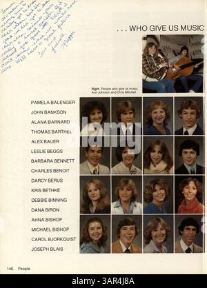 Das „Robin“ Jahrbuch der Robbinsdale High School dokumentiert die Schüler, Lehrer, Vereine, Leichtathletik und Veranstaltungen aus dem Schuljahr 1980-1981. Stockfoto