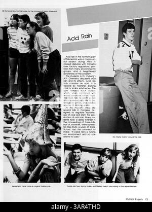 Das Breck Yearbook 1983-1984, Breck Mustang, beleuchtet die Schüler, Lehrkräfte, Leichtathletik und Vereine der Breck School und dokumentiert wichtige akademische und außerschulische Leistungen im Schuljahr 1983-1984. Stockfoto