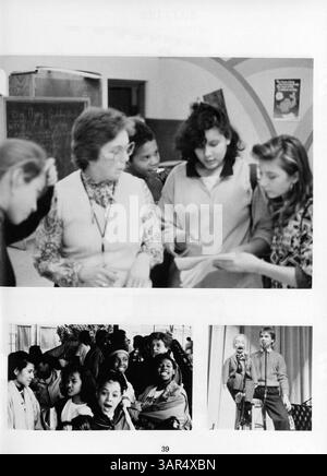 Dieses Jahrbuch der Anwatin Junior High School im Jahr 1988 dokumentiert die Veranstaltungen des Schuljahres, Schüler, Lehrer und außerschulische Aktivitäten an der Anwatin Junior High School. Stockfoto