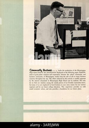 Bear 61, das 1961 Bloomington High Yearbook, dokumentiert Erfahrungen von Schülern, Sportmannschaften, Vereine und wichtige Schulveranstaltungen aus dem akademischen Jahr 1960-1961. Stockfoto
