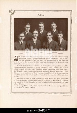 In dieser Ausgabe 1914 des West High „Hesperian“ Jahrbuchs werden wichtige Veranstaltungen, Studenten, Dozenten, Vereine und Leichtathletik aus dem akademischen Jahr 1913-1914 an der West High School vorgestellt. Stockfoto