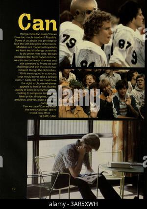 Das Jahrbuch „Windigo 78“ der Edina West High School zeichnet die akademischen, sportlichen und sozialen Ereignisse des Schuljahres 1977-1978 auf und zeigt Schüler, Lehrer und Clubs. Stockfoto