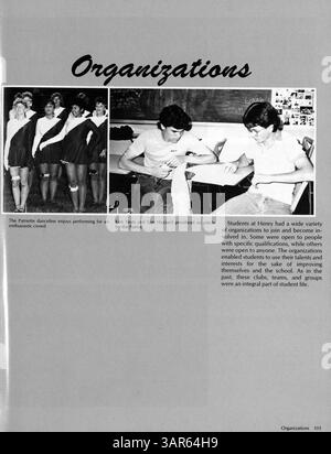 Diese Ausgabe des 1987 Visions Yearbook der Patrick Henry High School zeigt Highlights aus Leichtathletik, akademischen Clubs und dem Studentenleben während des Schuljahres 1986-1987 und dokumentiert wichtige Momente. Stockfoto