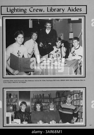 Das Jahrbuch „Eighty Five Villager“ 1985 der St. Anthony Village High School zeigt Studenten, Lehrkräfte, Leichtathletik, Clubs und Schulveranstaltungen aus dem akademischen Jahr 1984-1985. Stockfoto