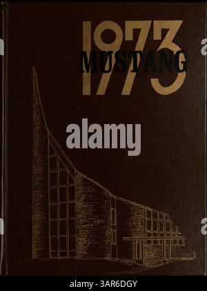 Das Jahrbuch „Mustang“ 1973 der Breck High School dokumentiert die Veranstaltungen, Studenten, Leichtathletik, Vereine und Beiträge der Fakultät des akademischen Jahres 1972-1973. Stockfoto
