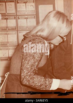 Das Jahrbuch „Antler“ 1966 der Minnehaha Academy präsentiert Studentenporträts, Lehrkörper-Mitglieder, Sportmannschaften, Vereine und wichtige Ereignisse aus dem Schuljahr 1965-1966. Stockfoto