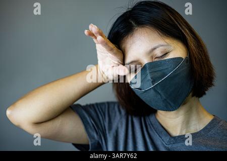 Frauen sind müde von allem, Hintergrund für Werbung und Tapeten in Relaxation und Lifestyle Szene. Stockfoto