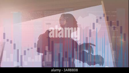 Statistische Datenverarbeitung gegen afroamerikanische FIT-Männer, die Kopfhörer tragen und Musik hören Stockfoto