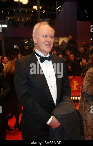 Schauspieler John Lithgow nimmt am 6. Februar 2014 an der Uraufführung von „The Grand Budapest Hotel“ während des 64. Internationalen Berliner Filmfestivals alias Berlinale im Berlinale Palast in Berlin Teil Stockfoto