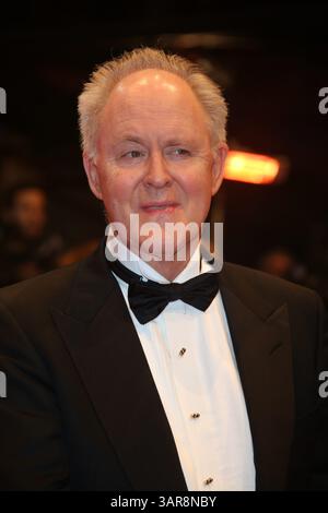 Schauspieler John Lithgow nimmt am 6. Februar 2014 an der Uraufführung von „The Grand Budapest Hotel“ während des 64. Internationalen Berliner Filmfestivals alias Berlinale im Berlinale Palast in Berlin Teil Stockfoto