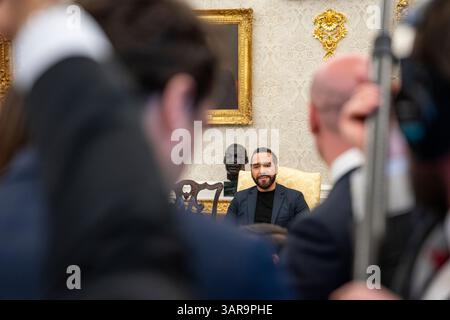 WASHINGTON DC, USA - 14. APRIL 2025 - US-Präsident Donald Trump veranstaltet am Montag, 14. April, ein bilaterales Treffen mit Präsident Nayib Bukele aus El Salvador. Stockfoto