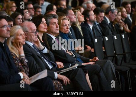 Paris, Frankreich. April 2025. Delphine Arnault blickt auf die Jahreshauptversammlung des LVMH am 17. April 2025 in Paris. Foto: Firas Abdullah/ABACAPRESS. COM Credit: Abaca Press/Alamy Live News Stockfoto
