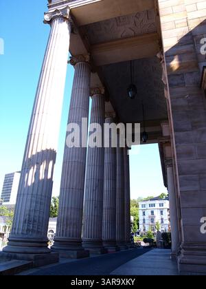 Das Kurhaus in Wiesbaden. Es ist das soziale Zentrum der Kurstadt Wiesbaden und bietet einen repräsentativen Rahmen für zahlreiche Veranstaltungen (Wiki) Stockfoto