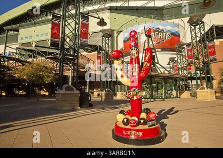 13. Juni 2011: Phoenix, AZ, Vereinigte Staaten von Amerika: Chase Field, ehemals Bank One Ballpark, Heimstadion der Arizona Diamondbacks, in Phoenix, AZ. Chase Field ist der Austragungsort des Major League Baseball All Star Game 2011. Das All Star Game findet am 12. Juli 2011 statt. Das Stadion bietet Platz für etwa 49.000. Das erste Spiel wurde 1998 im damaligen Bank One Ballpark ausgetragen. Es ist das erste Baseballstadion der Major League mit einziehbarem Dach. Foto: Jack Kurtz / ZUMA Press (Foto: © Jack Kurtz/ZUMAPRESS.com) Stockfoto