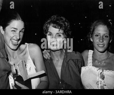 27. JANUAR 2010: JEAN SIMMONS MIT IHREN TÖCHTERN TRACY GRANGER UND KATE BROOKS. JEANSIMMONSRETRO(Kreditbild: © Globe Photos/ZUMApress.com) Stockfoto