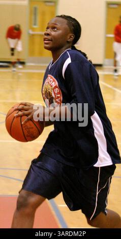 22. Januar 2010 - St. Petersburg, Florida, USA - Wharton Neulinge Shayla Cooper. (Kreditbild: © St. Petersburg Times/ZUMApress.com) Stockfoto