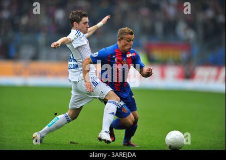 9. Mai 2010: Xherdan Shaqiri des FC Basel kämpft im Schweizer Cup-Finale im St. Jacob Park in Basel gegen Nelson Borges da Costa des FC Lausanne. Das Spiel endete mit dem Sieg 6-0 und der Meisterschaft 2010. (Bild: © John Middlebrook/Cal Sport Media/ZUMApress.com) Stockfoto