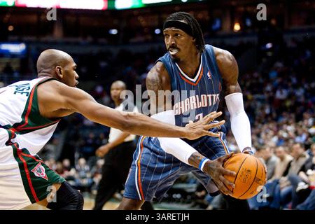 Februar 2010 Milwaukee, WI. Bradley Center. Charlotte Bobcats Gerald Wallace #3 hatte 11 Punkte und 8 Rebounds gegen die Milwaukee Bucks. Milwaukee Buck gewann gegen die Charlotte Bobcats 93:88. Mike McGinnis/CSM(Bild: © Mike McGinnis/Cal Sport Media/ZUMApress.com) Stockfoto