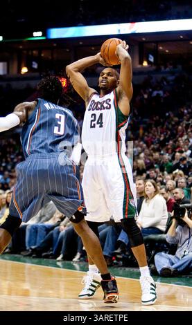 Februar 2010 Milwaukee, WI. Bradley Center. Milwaukee Bucks Jerry Stackhouse #24 hatte heute Abend 5 Punkte gegen die Bobcats. Milwaukee Buck gewann die Charlotte Bobcats mit 93:88. Mike McGinnis/CSM(Bild: © Mike McGinnis/Cal Sport Media/ZUMApress.com) Stockfoto