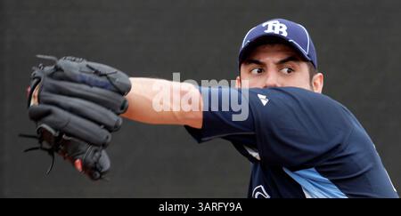Februar 2010 - Port Charlotte, Florida, USA - JAMES BORCHUCK | Times. OT 317827 BORC Rays 11 (23.02.10) Matt Garza-Plätze während des Frühjahrstrainings im Charlotte Sports Park in Port Charlotte Dienstag, 23.02.2010. [JAMES BORCHUCK, Times] (Foto: © St. Petersburg Times/ZUMApress.com) Stockfoto