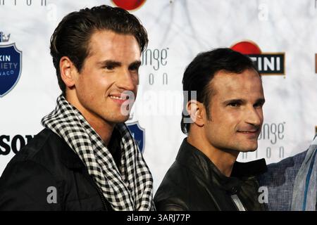 14. Mai 2010 - Monte Carlo, Monaco - (L bis R): VITANTONIO LIUZZI (ITA) Force India F1 mit ADRIAN SUTIL (GER) Force India F1 auf der Amber Lounge Fashion Show, auf der Formel-1-Fahrer den Laufsteg für wohltätige Zwecke im Zusammenhang mit dem Grand Prix von Monaco laufen. (Vermerk: © Sutton Motorsports/ZUMApress.com) Stockfoto
