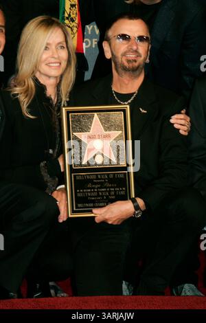 August 2010 – Los Angeles, Kalifornien, USA – Ringo Starr mit seiner Frau Barbara Bach, nachdem er am 8. Februar 2009 den 240. Stern auf dem Hollywood Walk of Fame in Los Angeles erhielt. (Bild: © Jonathan Alcorn/ZUMA Press) Stockfoto