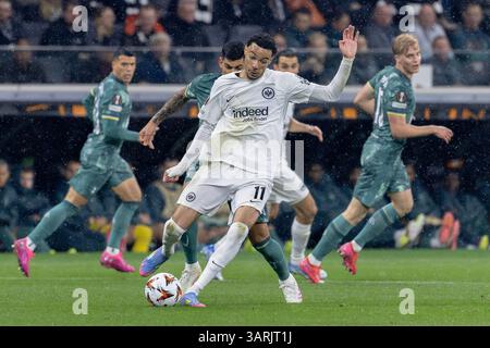Frankfurt, Deutschland. April 2025. Frankfurt, 17. April 2025: Hugo Ekitiké (11 Frankfurt) während des Fußballspiels der UEFA Europa League zwischen Eintracht Frankfurt und Tottenham Hotspurs im Deutschen Bank Park in Frankfurt. Philipp Kresnik (Philipp Kresnik/SPP) Credit: SPP Sport Press Photo. /Alamy Live News Stockfoto