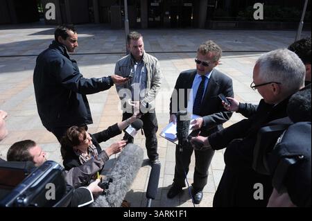 22. Mai 2013: Liverpool, England, Vereinigtes Königreich: RALPH FERGUS, Vater von James Bulger, wird am Krongericht in Liverpool gesehen, nachdem der Mörder Jon Venables die Bewährung beantragt hatte. James Patrick Bulger (* 16. März 1990-12. Februar 1993) war ein Junge aus Kirkby, England, der am 12. Februar 1993 im Alter von zwei Jahren ermordet wurde. (Kreditbild: © Mercury Press/ZUMAPRESS.com) Stockfoto