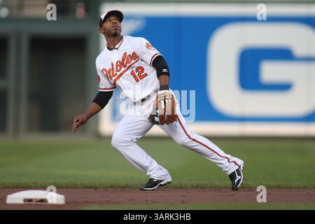 22. Mai 2013: Baltimore, MD, Vereinigte Staaten von Amerika: Baltimore Orioles zweiter Baseman Alexi Casilla (12). New York Yankees vs. Baltimore Orioles im Oriole Park at Camden Yards am 22. Mai 2013 in Baltimore, MD. Foto: Mike Buscher/Cal Sport Media(Credit Image: © Mike Buscher/Cal Sport Media/ZUMAPRESS.com) Stockfoto