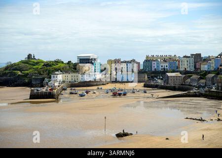 Tenby (Walisisch: Dinbych-y-pysgod, lit. Fortlet of the Fish ist eine Küstenstadt im County Pembrokeshire, Wales. Stockfoto