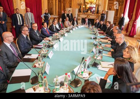Paris, Frankreich. April 2025. U. Staatssekretär Marco Rubio, linkes Zentrum, während eines Treffens mit den Außenministern der E3 zur Erörterung eines Waffenstillstandsabkommens im Russischen Krieg gegen die Ukraine am 17. April 2025 im Quai D'Orsay in Paris, Frankreich. Quelle: Freddie Everett/US State Department Photo/Alamy Live News Stockfoto