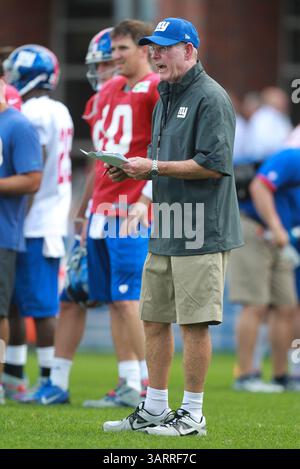 30. Juli 2013: East Rutherford, New Jersey, USA S - Tom Coughlin während des Giants Trainingslagers im Quest Diagnostics Training Center in East Rutherford, NJ (Bild: © Vinny Carchietta/ZUMAPRESS.com) Stockfoto