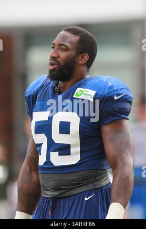 30. Juli 2013: East Rutherford, New Jersey, USA S - Linebacker AARON CURRY (59) während des Giants Trainingscamps im Quest Diagnostics Training Center in East Rutherford, NJ (Bild: © Vinny Carchietta/ZUMAPRESS.com) Stockfoto